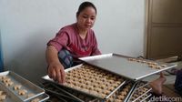 Pengusaha Kue Kering Rumahan Mulai Kebanjiran Orderan 