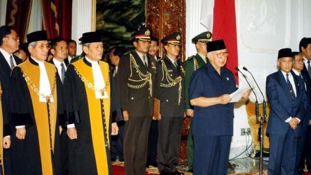 Kilas Balik 20 Tahun Lengsernya Soeharto