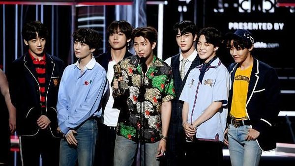 Foto: Gaya Stylish BTS Pakai Gucci di Billboard Music Awards 2018