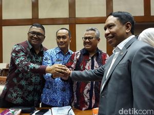 DPR Rapat Bahas Daftar Pemilih dengan KPU-Bawaslu