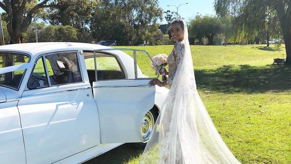 Model Kimmy Jayanti Modis dengan Tren Naked Dress di Hari Pernikahannya