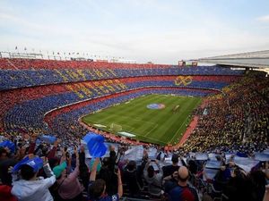 Langkah New Normal Barcelona: Hadirkan Fans Virtual di Camp Nou