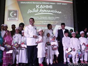 Santunan KAHMI Untuk Anak Yatim Santunan KAHMI Untuk Anak Yatim
