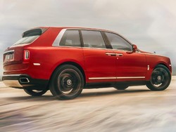 Rolls-Royce Klaim SUV Cullinan Beda dengan Lamborghini Urus