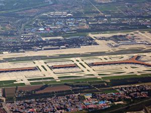 Benarkah Fans K-pop Sering Bikin Delay Pesawat di China?