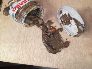 Wow! Seniman Ini Buat Lukisan Makanan Mirip Aslinya di Atas Kayu Plywood