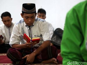 Niat dan Tata Cara Itikaf di Masjid Saat Bulan Ramadhan Niat dan Tata Cara Itikaf di Masjid Saat Bulan Ramadhan