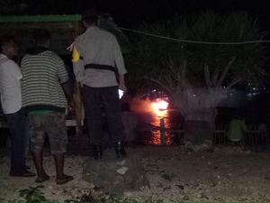 Kapal Pesiar Ludes Terbakar di Sulsel