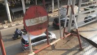 Potret JPO Horor di Daan Mogot yang Setahun Mangkrak