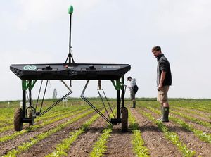 Keren! Robot Ini Diciptakan untuk Bantu Para Petani