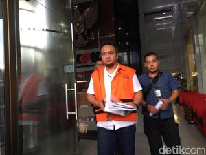 Bernyanyi di Sidang soal Nurhayati, Irvanto Kini Diam di KPK Bernyanyi di Sidang soal Nurhayati, Irvanto Kini Diam di KPK