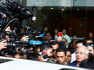 5 Jam Ditanyai Komisi Antikorupsi, Najib Keluar Berwajah Lelah