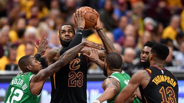 Cleveland Cavaliers sukses memanfaatkan dukungan suporter untuk meraih kemenangan.