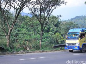 Sama Seperti Tahun Lalu, Pembatas Jalan di Nagreg Banyak yang Rusak