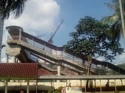 Menjajal JPO Aborsi di Stasiun UI di Bulan Puasa