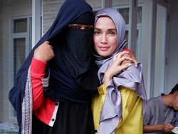 Coba Bercadar, Ussy Pratama Niat Berhijab Dulu