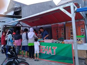 Ngabuburit di Depok, Berburu Makanan di Jl Ridwan Rais