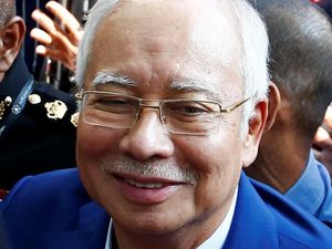 Senyum Najib Razak Saat Akan Ditanyai Komisi Antikorupsi