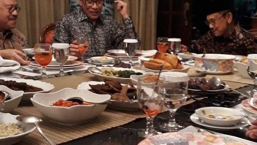 Intip Momen Makan Anwar Ibrahim, Politisi Malaysia Sahabat BJ Habibie