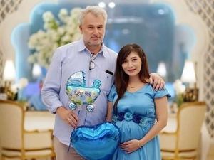 Saat Baby Margaretha Pamer Perut Hamil Besar Saat Baby Margaretha Pamer Perut Hamil Besar