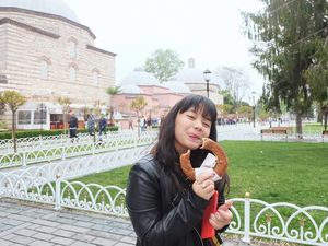 Cantiknya Amel Carla Saat Makan dan Gaya Asyik Anwar Ibrahim Menikmati Makanan Cantiknya Amel Carla Saat Makan dan Gaya Asyik Anwar Ibrahim Menikmati Makanan