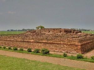 Ngabuburit yang Keren Itu, Belajar Sejarah Kerajaan di Karawang