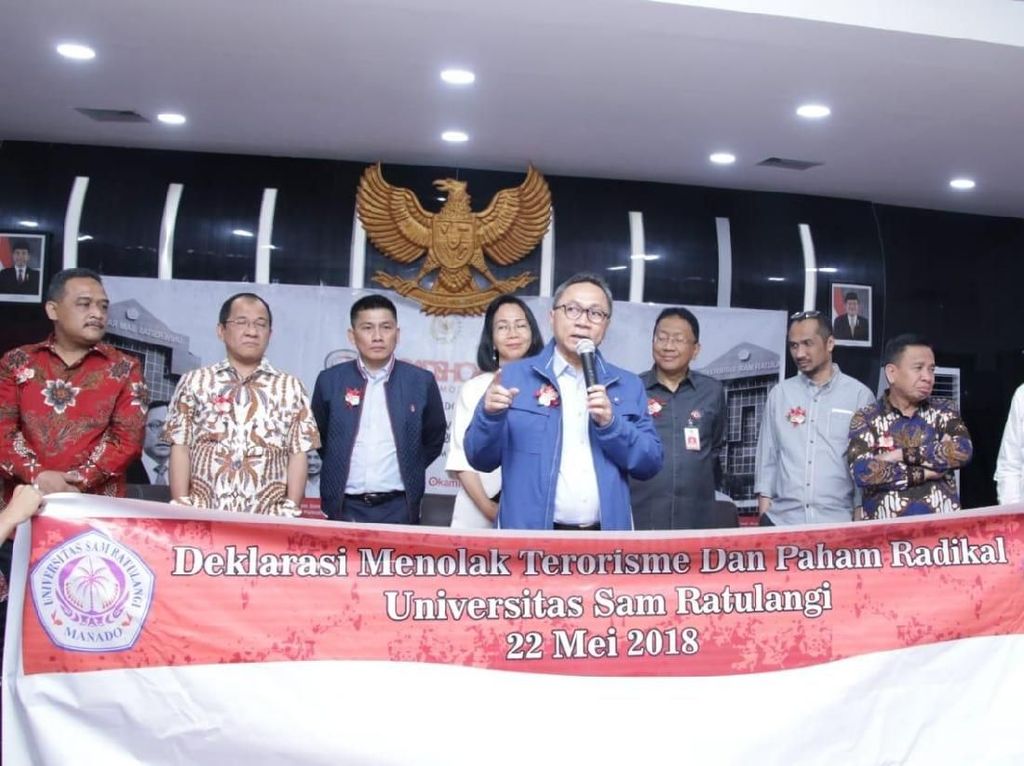 Di Manado, Zukifli Hasan Pimpin Deklarasi Tolak Terorisme Di Manado, Zukifli Hasan Pimpin Deklarasi Tolak Terorisme