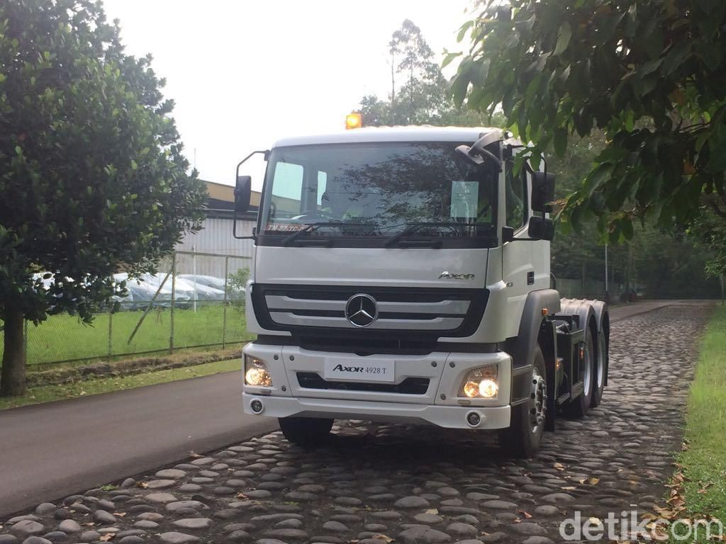 Sekilas Rasakan Naik Truk Asal Jerman Sekilas Rasakan Naik Truk Asal Jerman