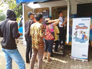 Begini Penampakan Antrean Penukaran Uang di Monas