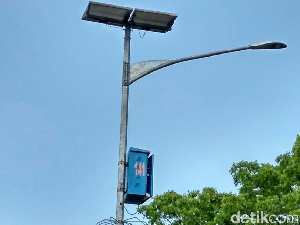 Jalan di Daerah Kian Terang Pakai 30.000 Lampu Tenaga Surya