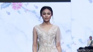 25 Rancangan Eddy Betty yang Mengangkat Keindahan Batik dan Kebaya