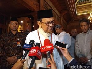 Kenang Ainun, BJ Habibie Baca Sajak Sambil Tersedu-sedu
