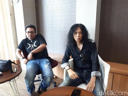 Difitnah di Lagu #2019GantiPresiden, Begini Kemarahan John Paul Ivan