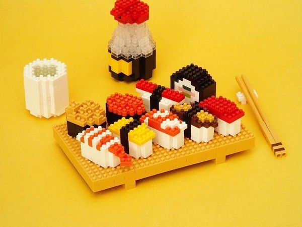 Keren! Ramen hingga Sepotong Kue Ini Terbuat dari Nanoblock