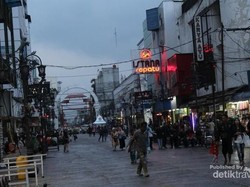 Satpol PP Ciduk Pengamen Usai Resahkan Pengunjung di Dalem Kaum Bandung