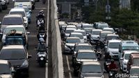 Jelang Waktu Berbuka, Jalan Casablanca Mengular Panjang