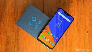 Unboxing Zenfone 5, Menggoda dari Berbagai Sisi