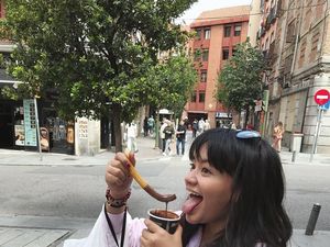 Makin Cantik Saat Dewasa, Ini 10 Pose Amel Carla Saat Ngemil Churros dan Ngeteh Makin Cantik Saat Dewasa, Ini 10 Pose Amel Carla Saat Ngemil Churros dan Ngeteh