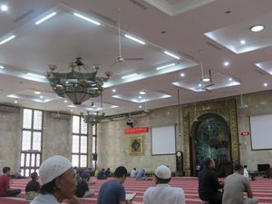 Menunggu Magrib di Masjid Agung Sunda Kelapa