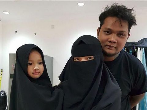 Kepanikan Virgoun Ketika Putrinya Makan Upil