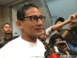 Sandiaga Doakan Prabowo Bertemu Habib Rizieq Saat Umrah