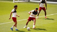 Kabar baik untuk Liverpool adalah gelandang andalannya, Emre Can, sudah bisa berlatih normal setelah absen dua bulan karena cedera punggung. Final di Kiev 26 Mei disebut-sebut jadi laga terakhirnya untuk Liverpool sebelum pindah ke Juventus. (Andrew Yates/Reuters)