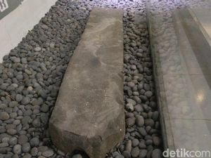 Batu di Keraton Cirebon Konon Menunjukkan Arah Kiblat, Ada Mitosnya Batu di Keraton Cirebon Konon Menunjukkan Arah Kiblat, Ada Mitosnya