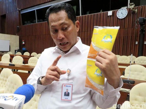 Ini Lho Penampakan Beras Sachet 200 Gram Bulog