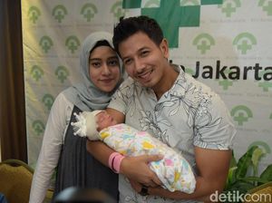 Anak Bikin Fairuz dan Sonny Septian Jadi Makin Mesra Anak Bikin Fairuz dan Sonny Septian Jadi Makin Mesra