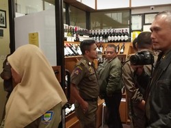 Jual Miras, Satpol PP Segel Kafe Bamboo Shack Bandung