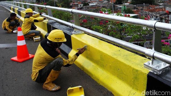Flyover Karet Dipercantik
