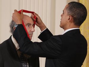 Novelis Peraih Pulitzer Philip Roth Meninggal Dunia