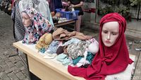 Mengintip Bazar Baju Murah Ramadan di RSUD Tanjung Priok
