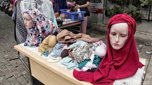 Mengintip Bazar Baju Murah Ramadan di RSUD Tanjung Priok
